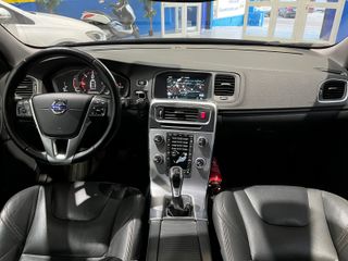 Volvo V60 CROSS COUNTRY D3 MOMENTUM 2017