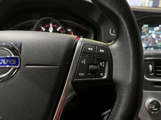 Volvo V60 CROSS COUNTRY D3 MOMENTUM 2017