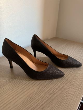 Zapatos de tacón miMaO negros con purpurina