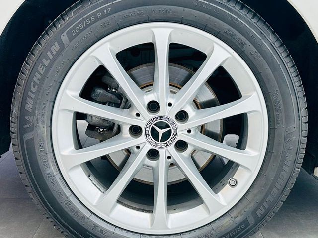 MERCEDES-BENZ CLA CLA 200 D DCT Shooting Brake