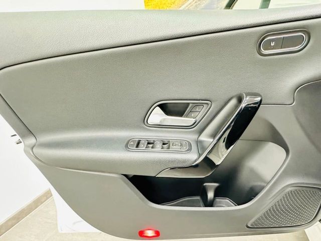 MERCEDES-BENZ CLA CLA 200 D DCT Shooting Brake