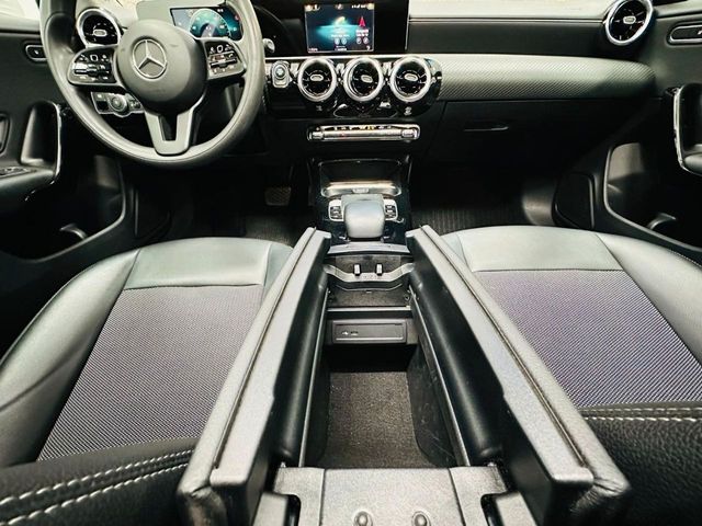 MERCEDES-BENZ CLA CLA 200 D DCT Shooting Brake