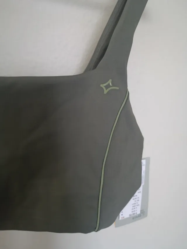 Top deportivo STARS verde oliva