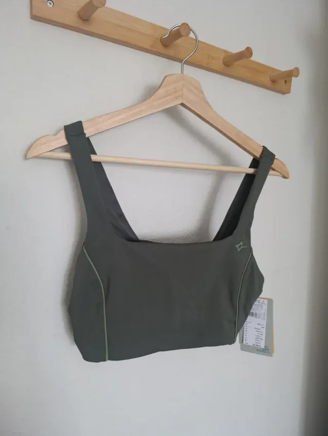 Top deportivo STARS verde oliva