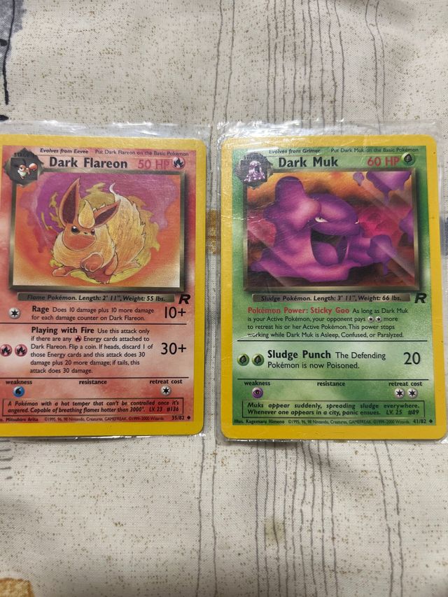Cartas Pokémon Dark Flareon y Dark Muk