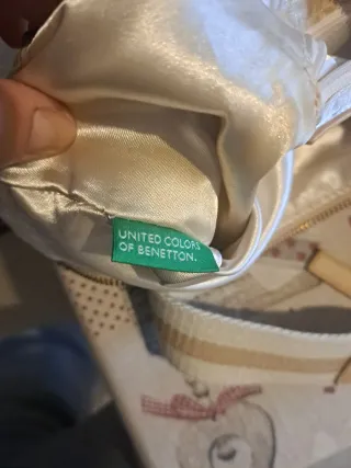 Borsetta beige con dettagli oro