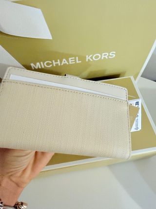 Cartera Michael Kors Beige y Dorada