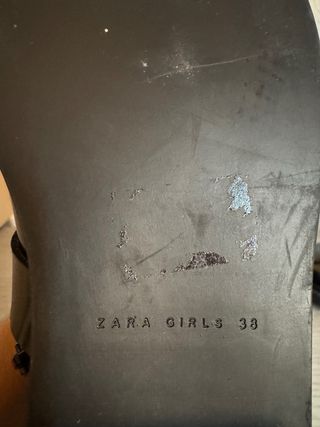 Botines negros con hebillas