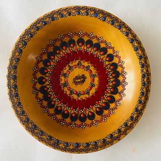 Piatti decorativi ucraini in legno tornito