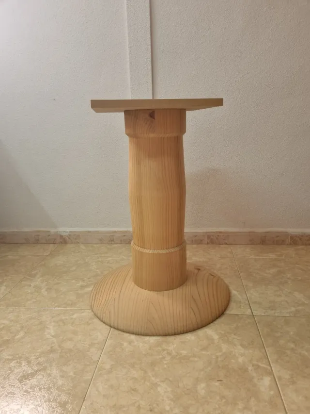 Pie de mesa de pino, altura 67