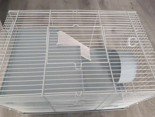 Jaula para hámster con accesorios