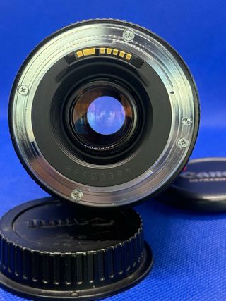 Canon EF 75-300mm 1:4-5.6 Zoom Lens