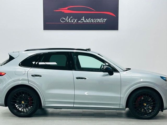 PORSCHE Cayenne GTS