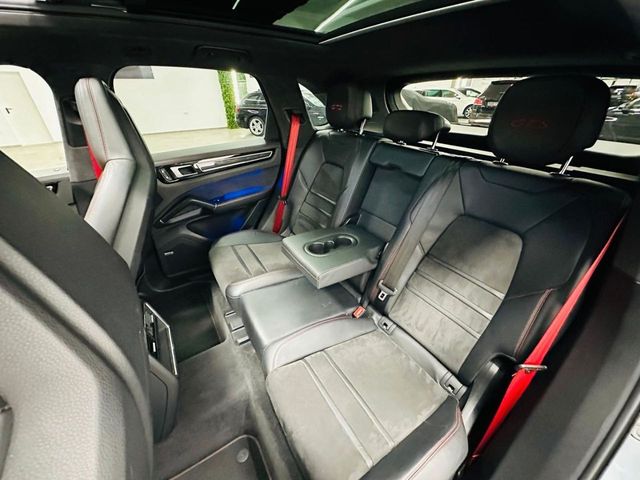 PORSCHE Cayenne GTS