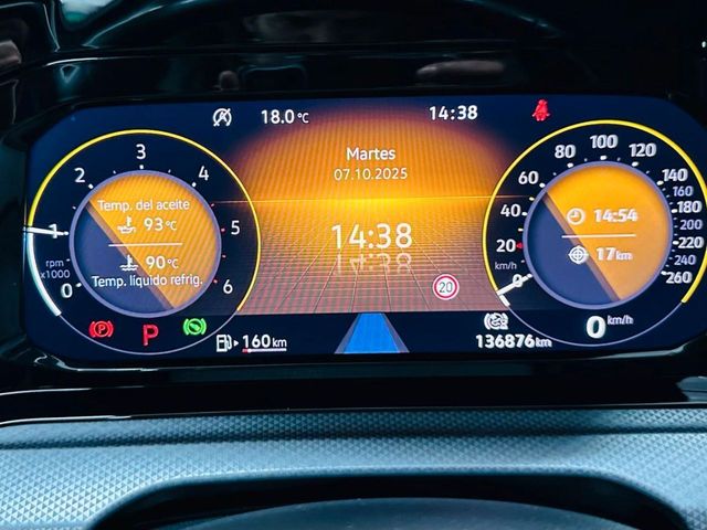 VOLKSWAGEN Golf Life 2.0 TDI DSG