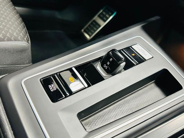 VOLKSWAGEN Golf Life 2.0 TDI DSG