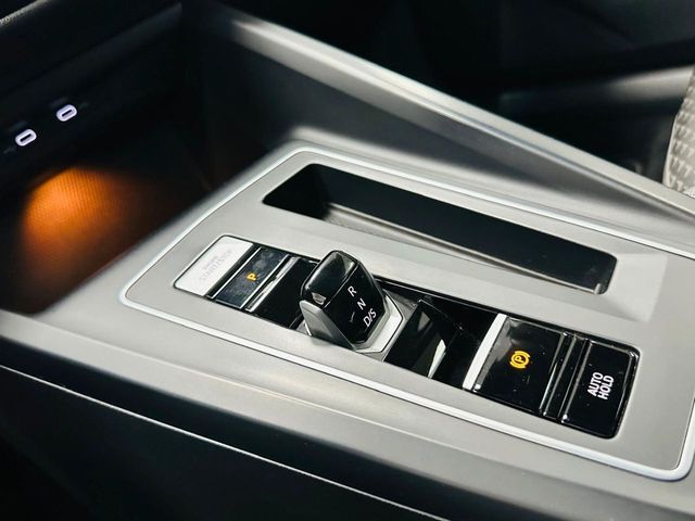 VOLKSWAGEN Golf Life 2.0 TDI DSG