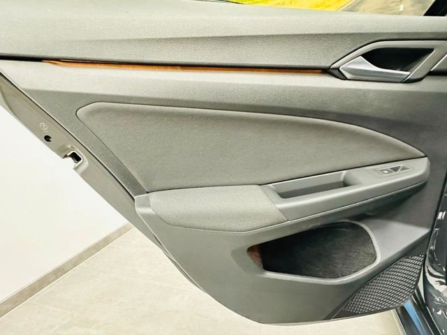 VOLKSWAGEN Golf Life 2.0 TDI DSG