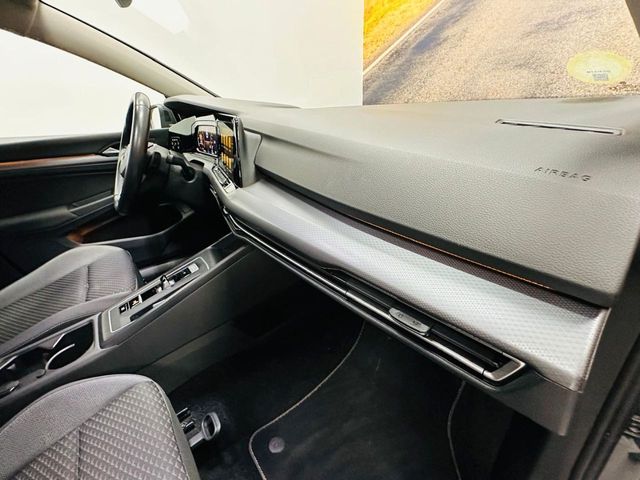 VOLKSWAGEN Golf Life 2.0 TDI DSG