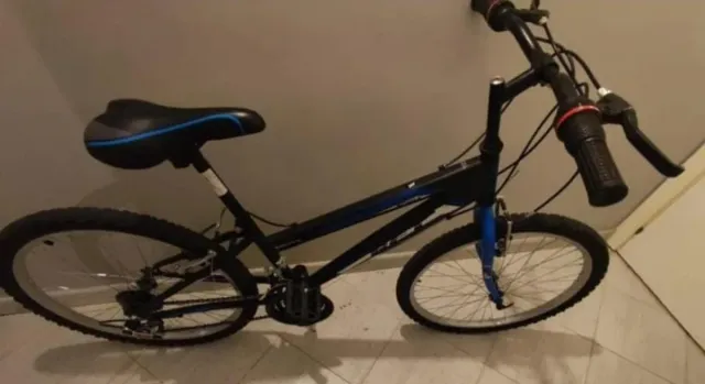 Bicicleta Montaña Negra y Azul