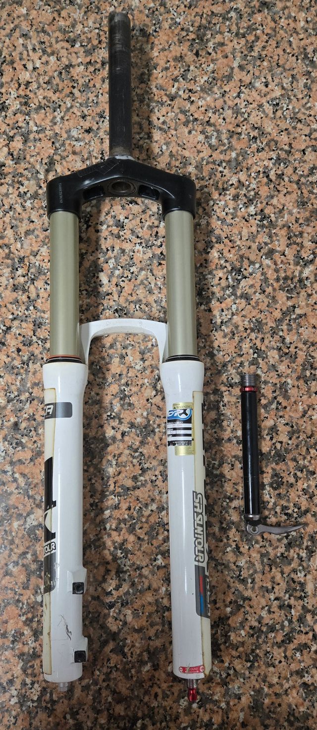 Suspensão SR Suntour Durolux RCA 180mm