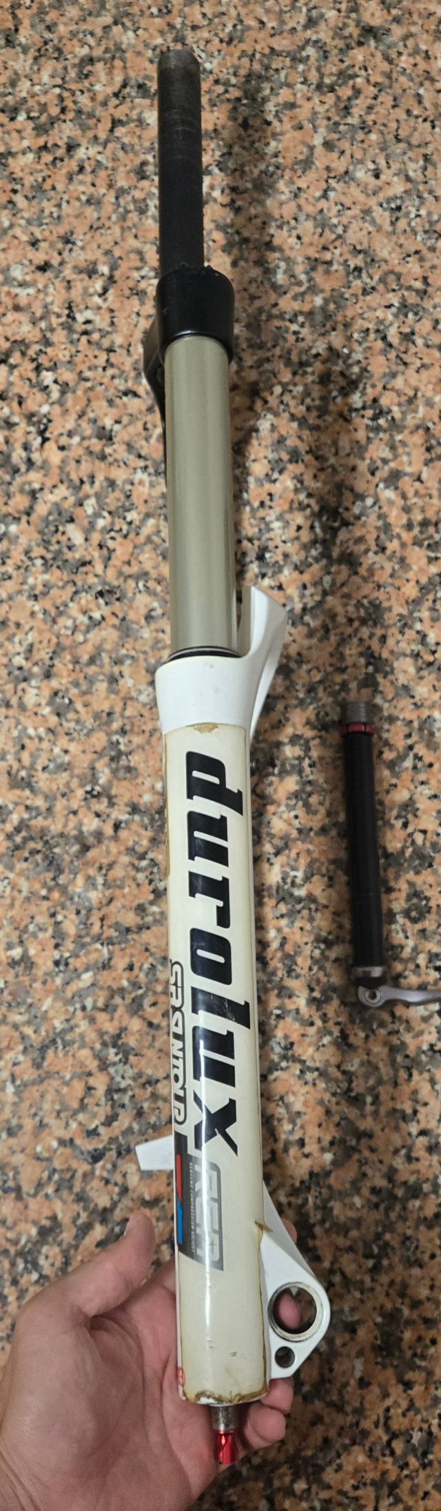 Suspensão SR Suntour Durolux RCA 180mm