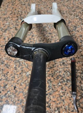Suspensão SR Suntour Durolux RCA 180mm
