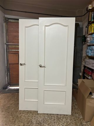 Puertas de roble macizo lacadas en blanco