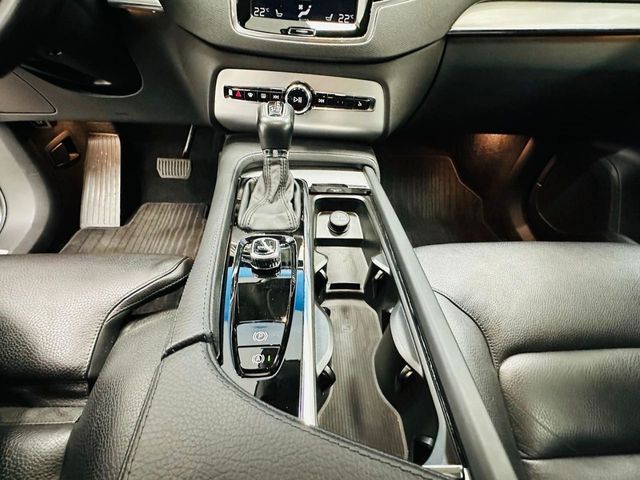 VOLVO XC90 2.0 D5 AWD Momentum B Auto