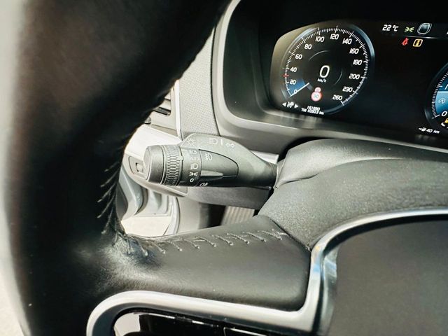 VOLVO XC90 2.0 D5 AWD Momentum B Auto