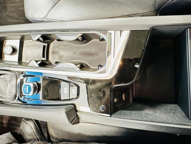 VOLVO XC90 2.0 D5 AWD Momentum B Auto