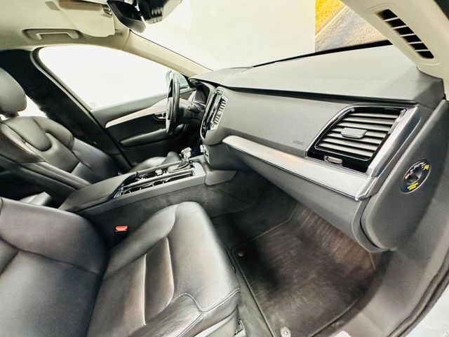 VOLVO XC90 2.0 D5 AWD Momentum B Auto