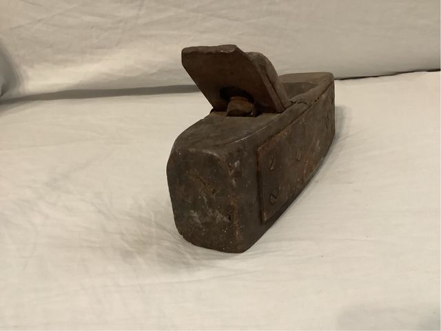 Cepillo de carpintero antiguo