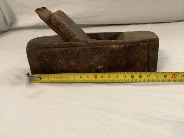 Cepillo de carpintero antiguo