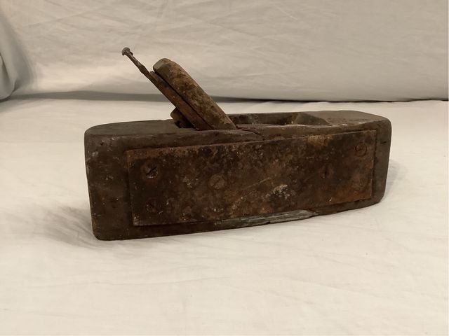Cepillo de carpintero antiguo