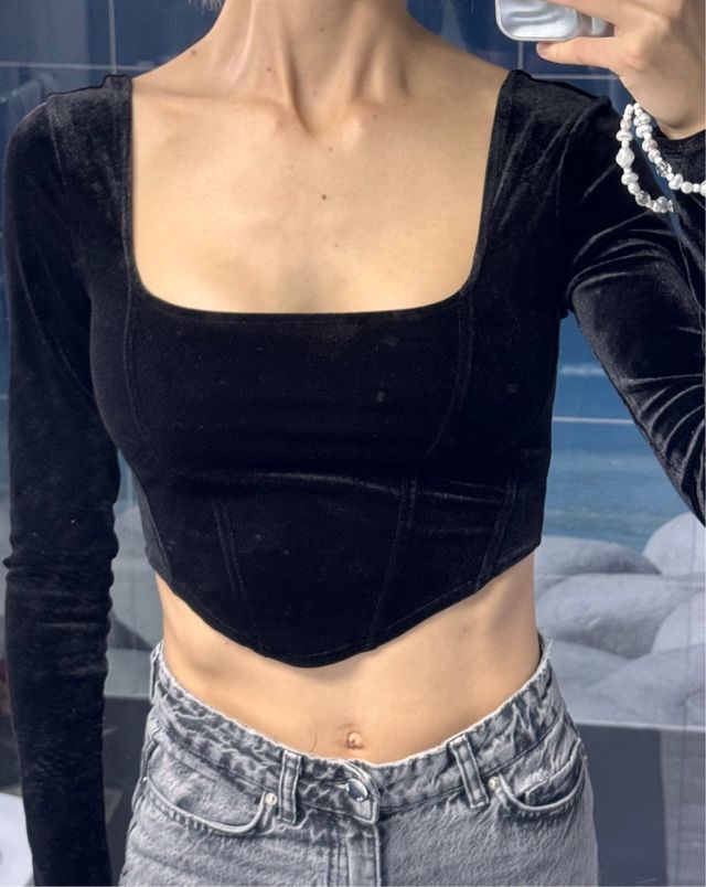 Crop top negro terciopelo talla XS