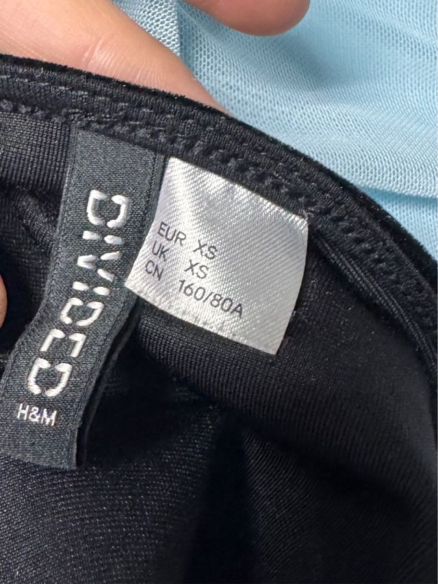 Crop top negro terciopelo talla XS