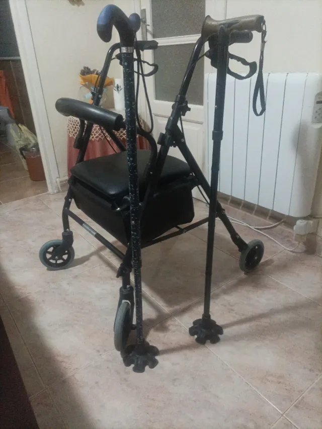 Andador para mayores con asiento + dos bastones an