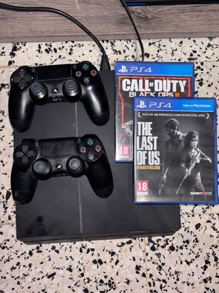 Consola PS4 Negra + 2 Mandos + Juegos