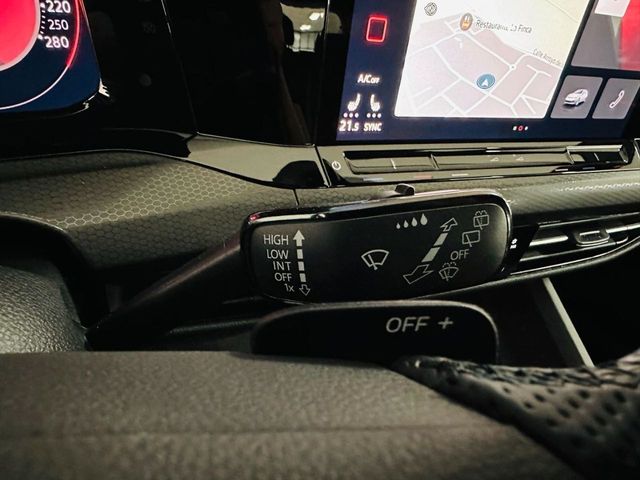 VOLKSWAGEN Golf GTI 2.0 TSI DSG