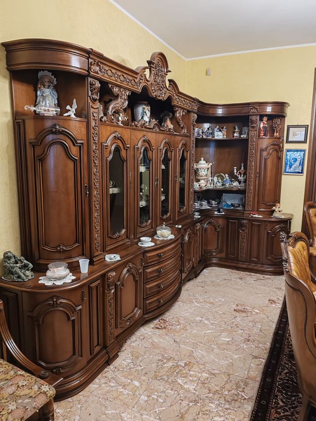 Mobile sala da pranzo in legno e vetro