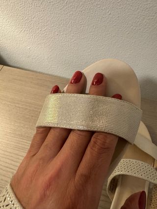 Sandalias cuña blancas plateadas