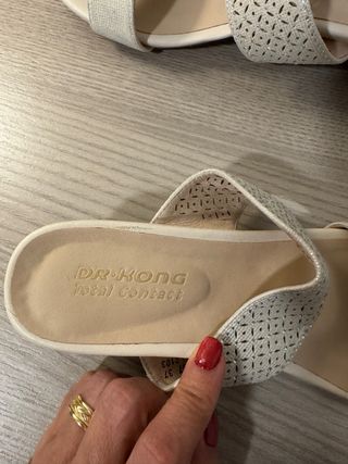 Sandalias cuña blancas plateadas