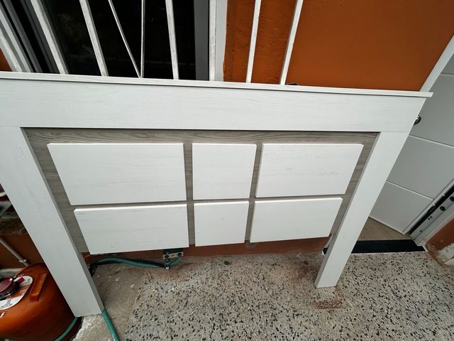 Cabecero de cama madera y plástico