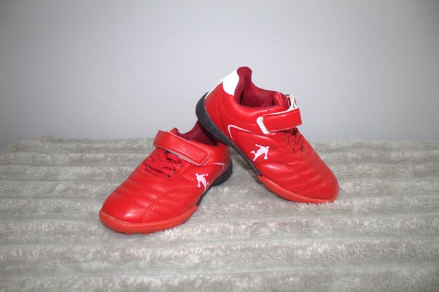 Zapatos deportivos fútbol sala.