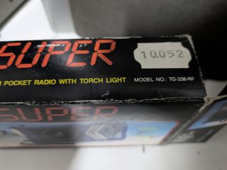 Radio Portátil SUPER AM/FM Música y Luz