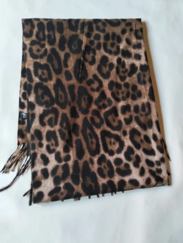 Pashmina estampado animal marrón negro