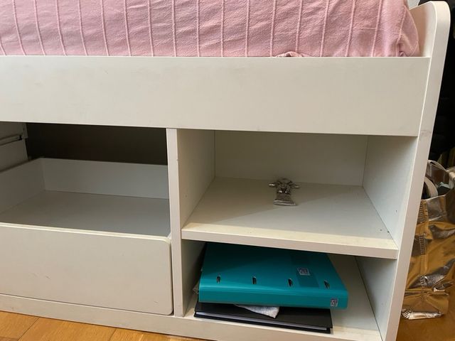 Cama Ikea con cajones y almacenaje