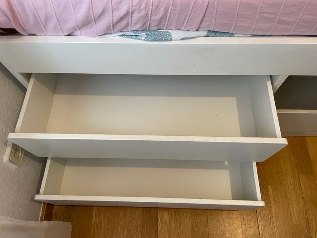 Cama Ikea con cajones y almacenaje