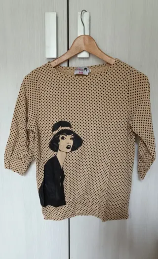 Camiseta Dolores Promesas Talla XS Lunares